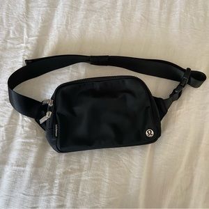 Lululemon Everwhere Belt Bag Large 2L black